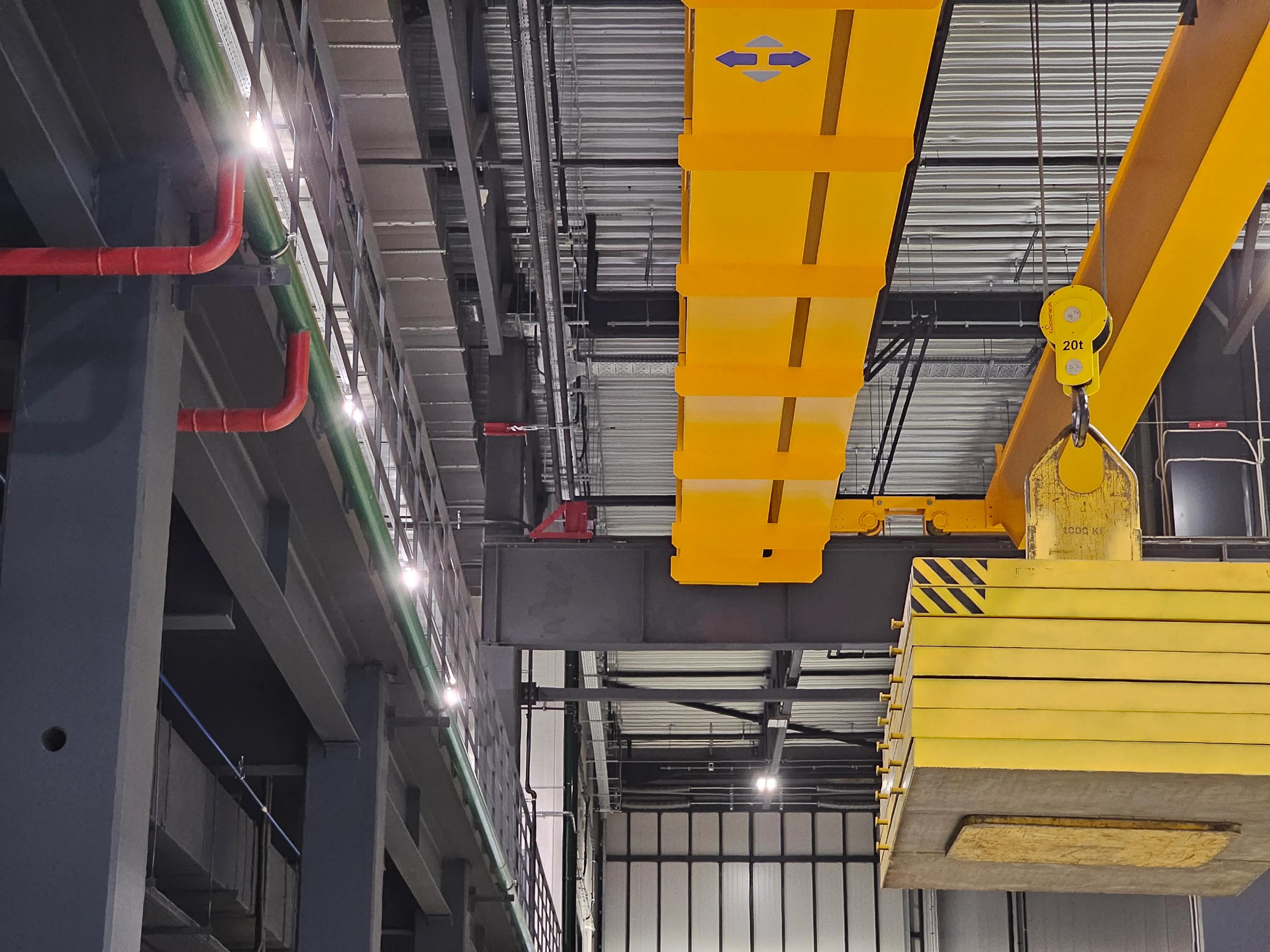 Сданы 2 мостовых крана для завода «Энкор» - производителя высокотехнологичного электротехнического оборудования