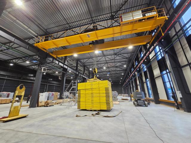 Сданы 2 мостовых крана для завода «Энкор» - производителя высокотехнологичного электротехнического оборудования