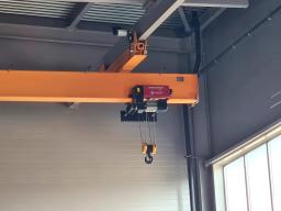 Мостовой двухпролетный подвесной кран 5 тонн