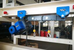 Таль электрическая цепная  с двумя крюками 1,25т + 1,25т