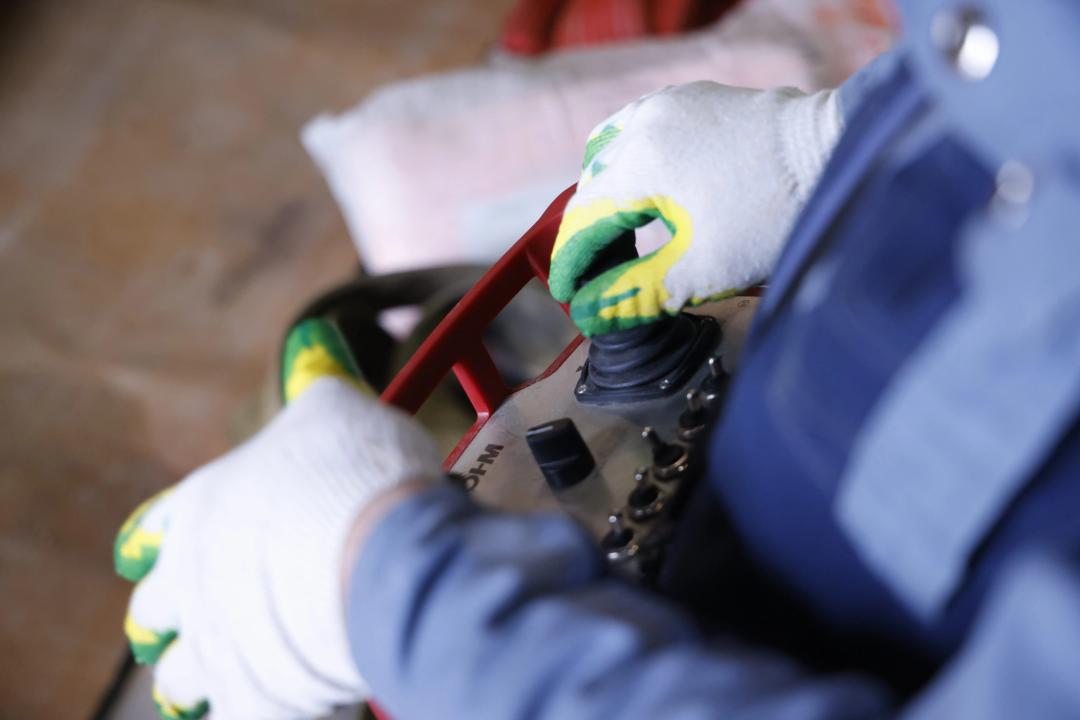 Мостовой кран 80т с 3 грузовыми тележками для предприятия бумагоделательной промышленности ООО «ГЕОПАК»