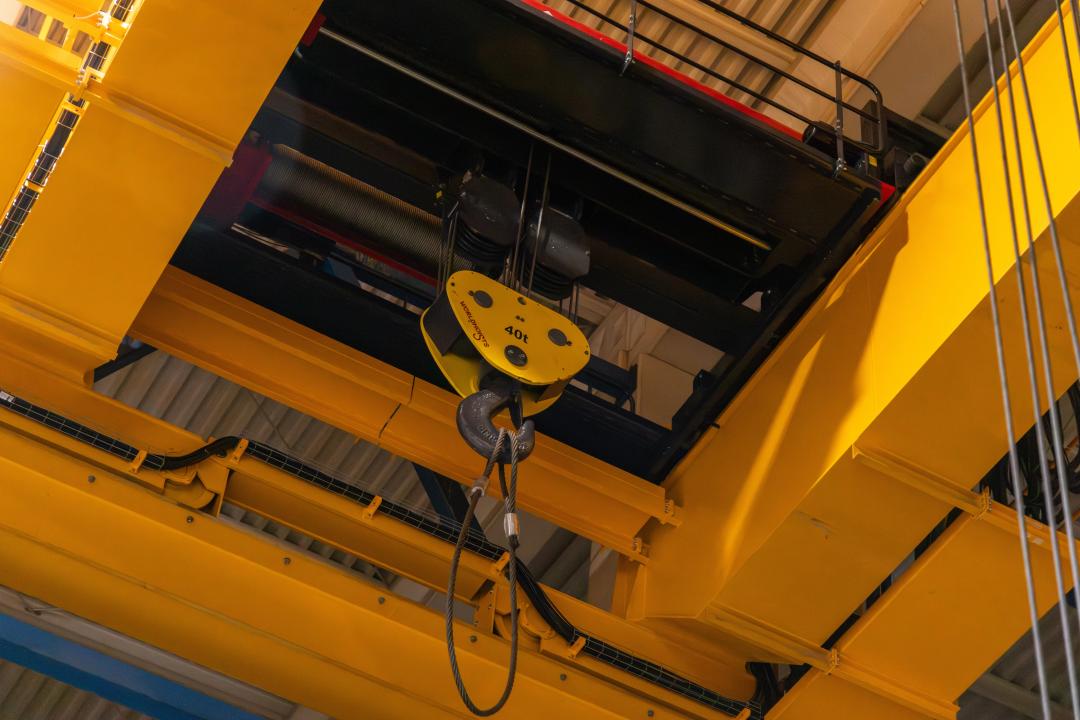 Мостовой кран 80т с 3 грузовыми тележками для предприятия бумагоделательной промышленности ООО «ГЕОПАК»