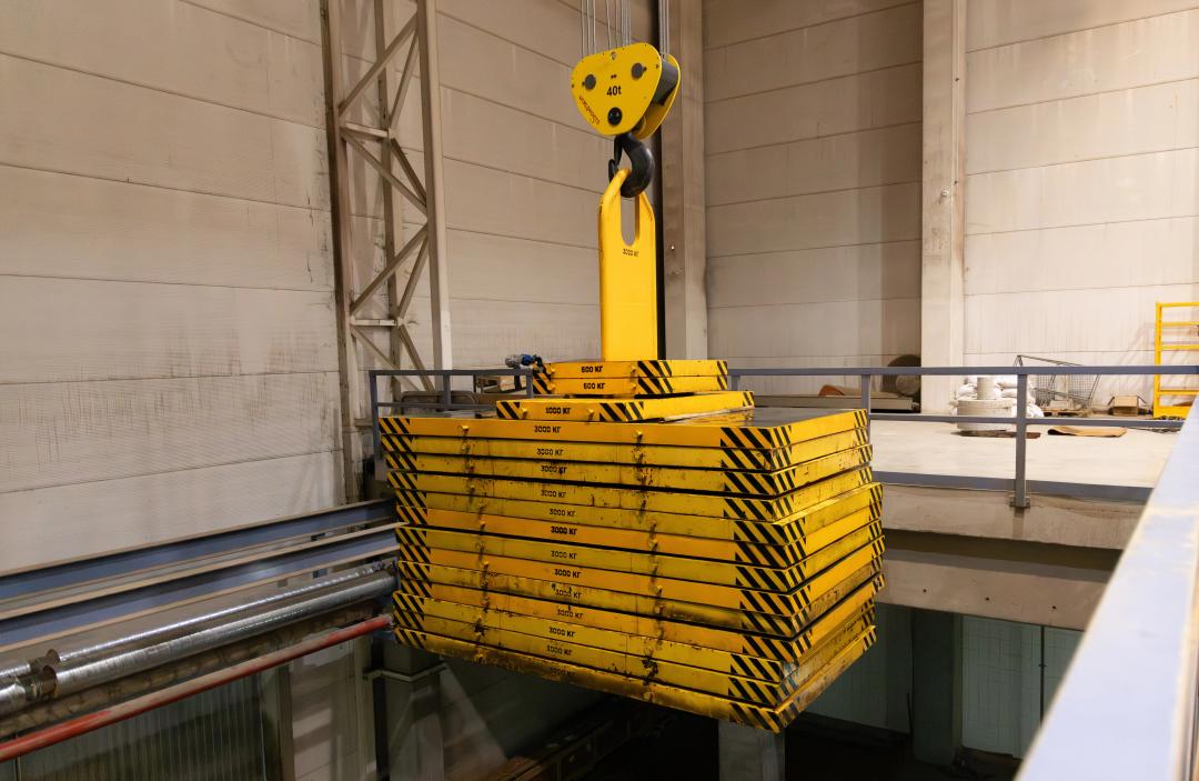 Мостовой кран 80т с 3 грузовыми тележками для предприятия бумагоделательной промышленности ООО «ГЕОПАК»