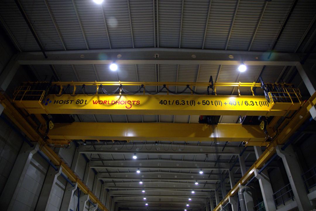 Мостовой кран 80т с 3 грузовыми тележками для предприятия бумагоделательной промышленности ООО «ГЕОПАК»