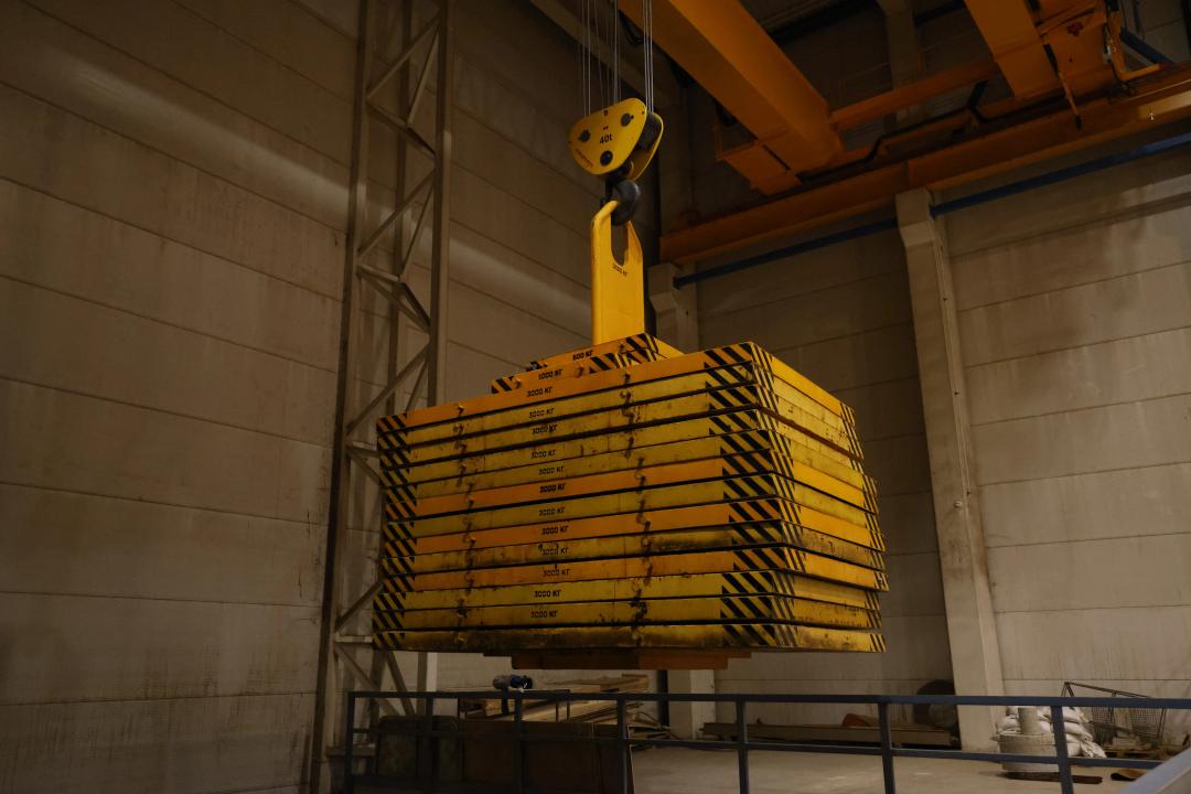 Мостовой кран 80т с 3 грузовыми тележками для предприятия бумагоделательной промышленности ООО «ГЕОПАК»