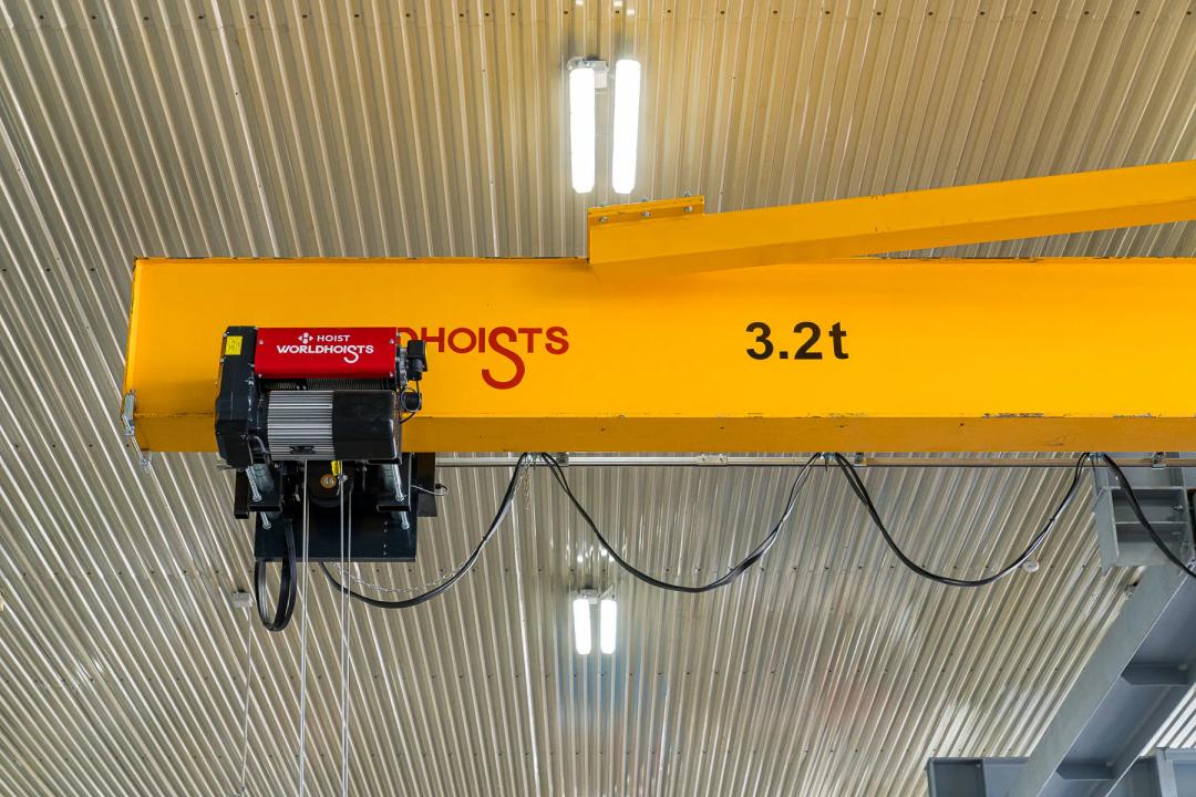 Оптимизация производства DKC: внедрение компактного настенного консольного крана