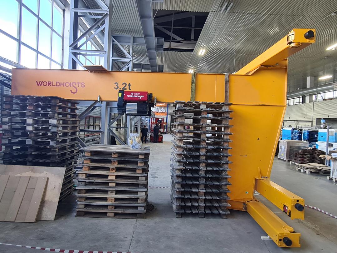 Оптимизация производства DKC: внедрение компактного настенного консольного крана