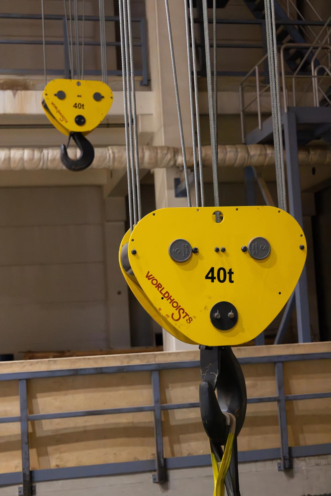 Мостовой кран 80т с 3 грузовыми тележками для предприятия бумагоделательной промышленности ООО «ГЕОПАК»